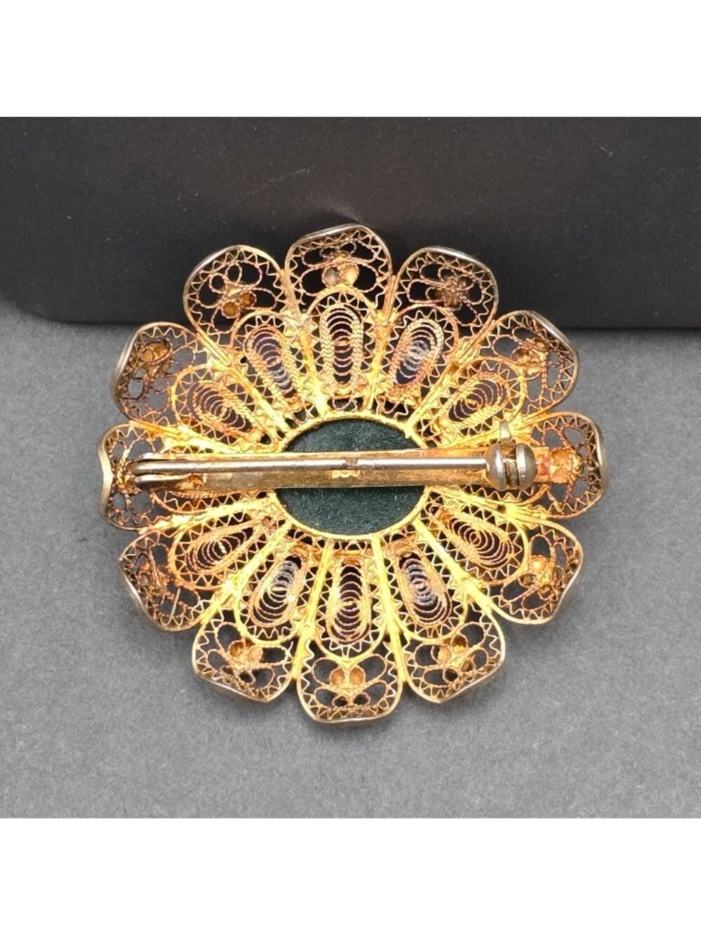 Vintage 830 Silver Vermeil Flower Brooch Green Cabochon Filigree Scandinavian - Picture 4 of 14
